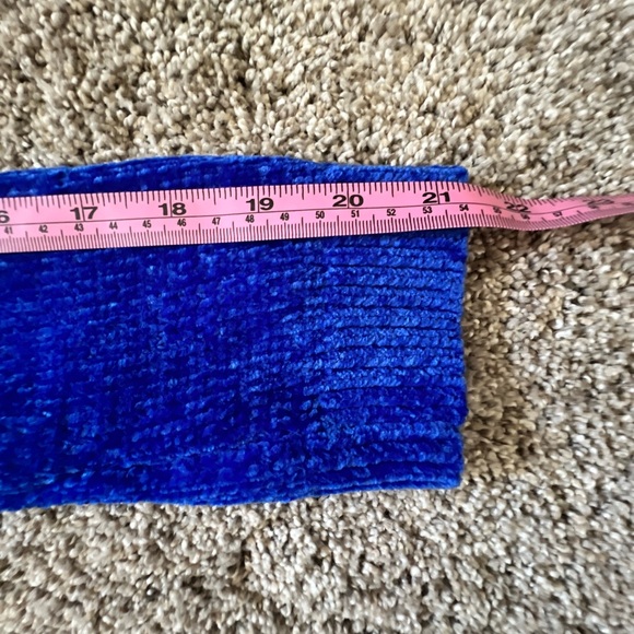 Express Sweater - Picture 7 of 9